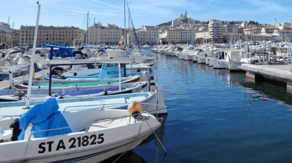 Le vieux-port est un lieu incontournable de la visite