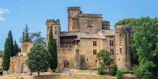Luberon private tour Chateau de Lourmarin historic castle Provence village